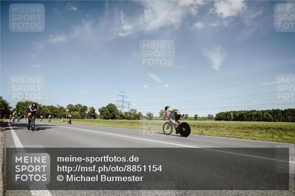 07.09.2025 - 19. Norderstedt Triathlon Michael Burmester http://msf.ph/oto/8851154 07.09.2025 14:22:29 Radfahren 980, 1004, 1025 meine-sportfotos.de