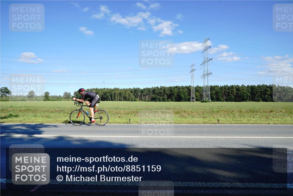 07.09.2025 - 19. Norderstedt Triathlon Michael Burmester http://msf.ph/oto/8851159 07.09.2025 15:39:27 Radfahren 409 meine-sportfotos.de