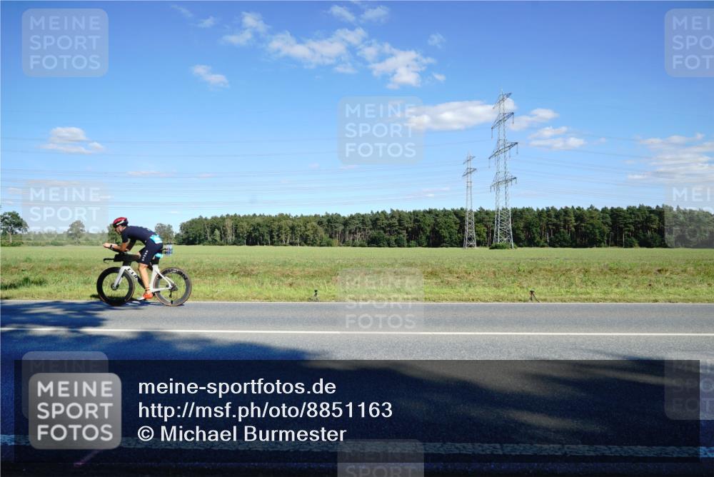 07.09.2025 - 19. Norderstedt Triathlon Michael Burmester http://msf.ph/oto/8851163 07.09.2025 15:39:28 Radfahren 409 meine-sportfotos.de