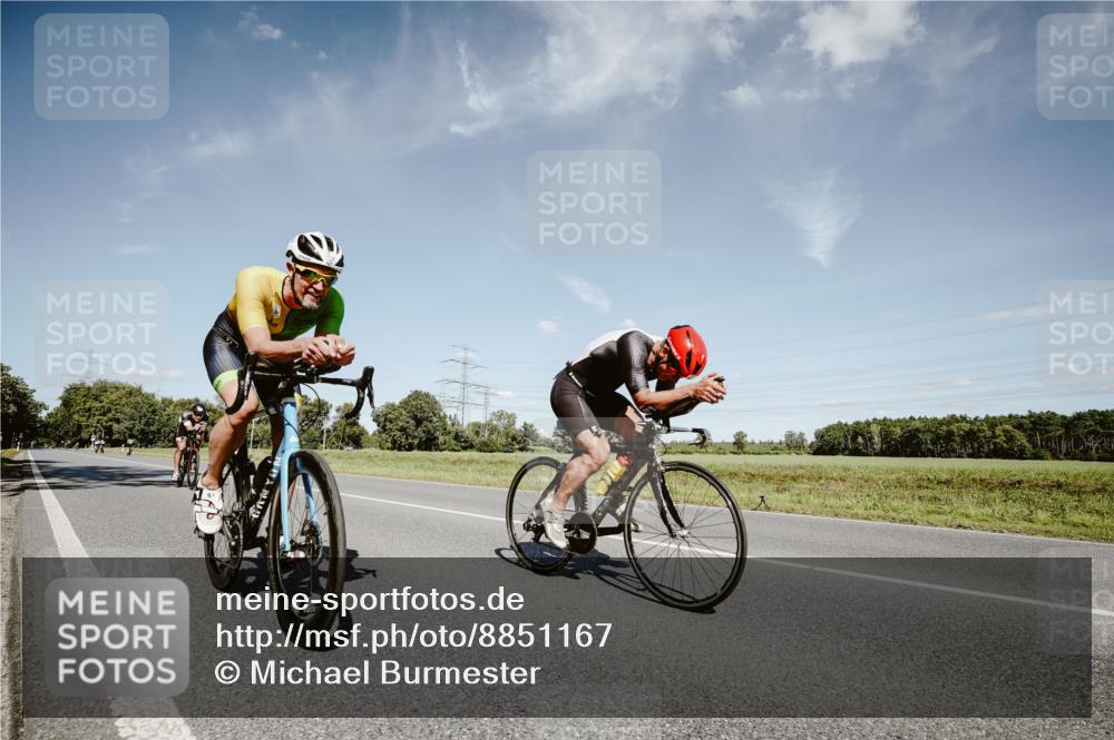 07.09.2025 - 19. Norderstedt Triathlon Michael Burmester http://msf.ph/oto/8851167 07.09.2025 14:22:33 Radfahren 911, 983, 1004, 1025, 1032 meine-sportfotos.de