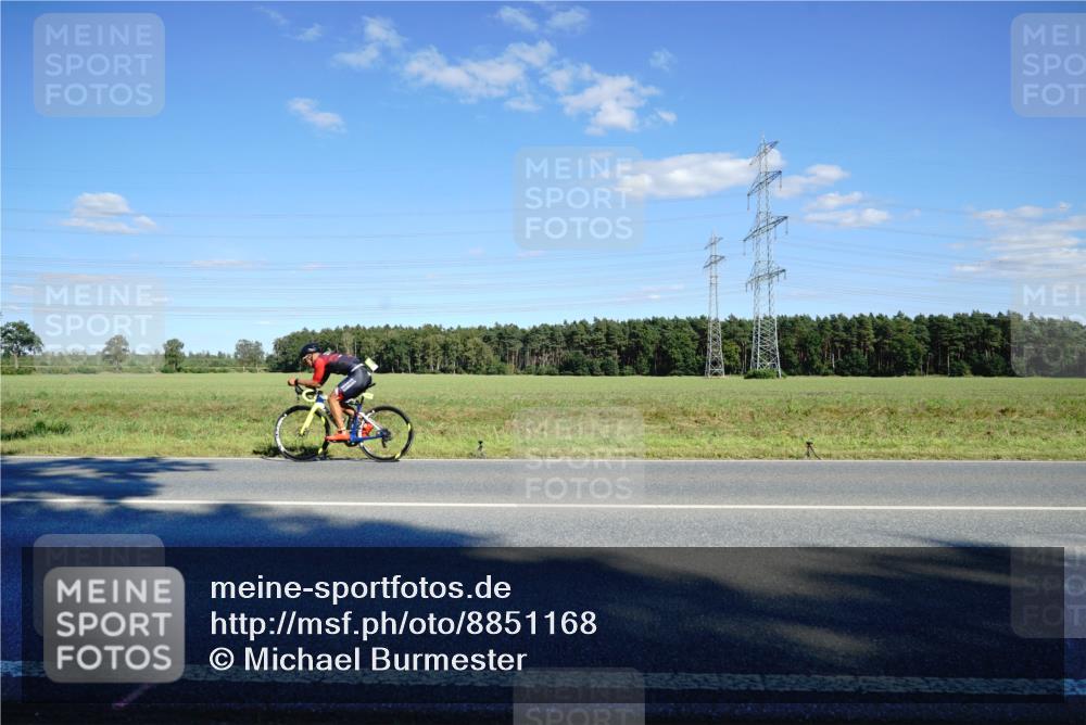 07.09.2025 - 19. Norderstedt Triathlon Michael Burmester http://msf.ph/oto/8851168 07.09.2025 15:39:31 Radfahren 409 meine-sportfotos.de