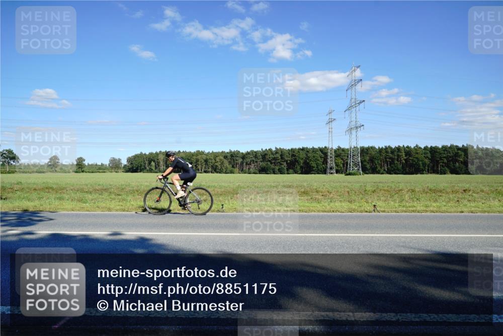 07.09.2025 - 19. Norderstedt Triathlon Michael Burmester http://msf.ph/oto/8851175 07.09.2025 15:39:38 Radfahren 913, 1481 meine-sportfotos.de