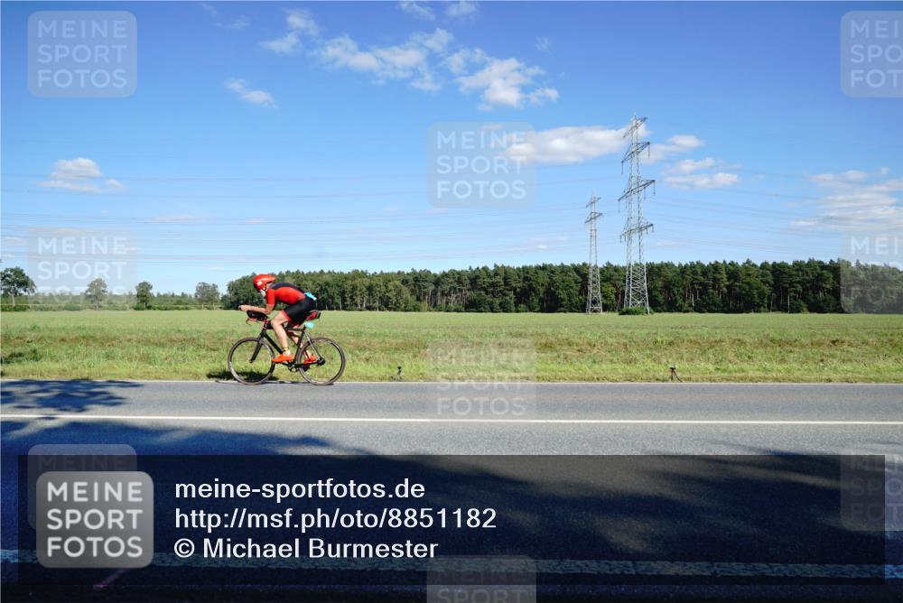 07.09.2025 - 19. Norderstedt Triathlon Michael Burmester http://msf.ph/oto/8851182 07.09.2025 15:39:44 Radfahren 517 meine-sportfotos.de