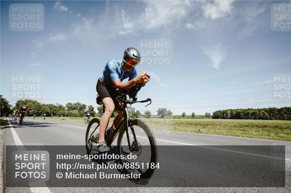 07.09.2025 - 19. Norderstedt Triathlon Michael Burmester http://msf.ph/oto/8851184 07.09.2025 14:22:47 Radfahren 880, 975, 1028 meine-sportfotos.de