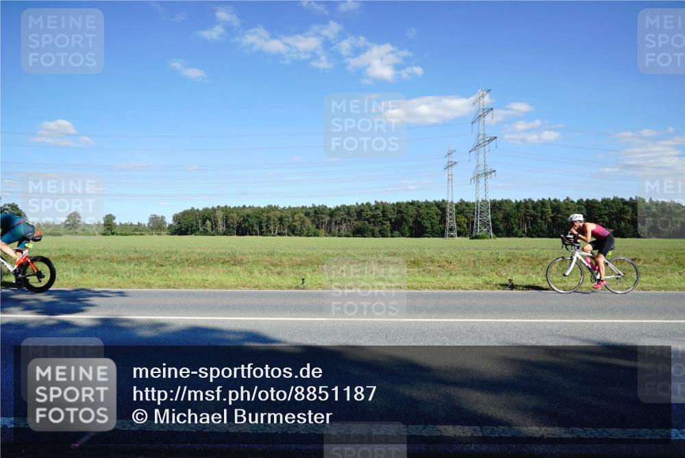07.09.2025 - 19. Norderstedt Triathlon Michael Burmester http://msf.ph/oto/8851187 07.09.2025 15:39:47 Radfahren 508, 517 meine-sportfotos.de