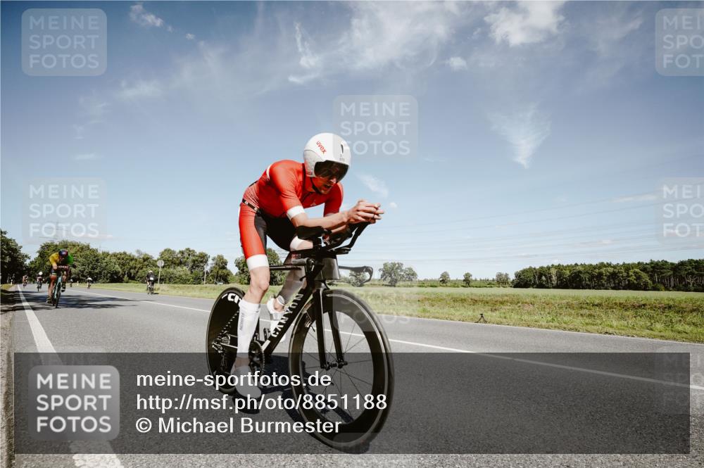 07.09.2025 - 19. Norderstedt Triathlon Michael Burmester http://msf.ph/oto/8851188 07.09.2025 14:22:48 Radfahren 369, 880, 975, 1028 meine-sportfotos.de