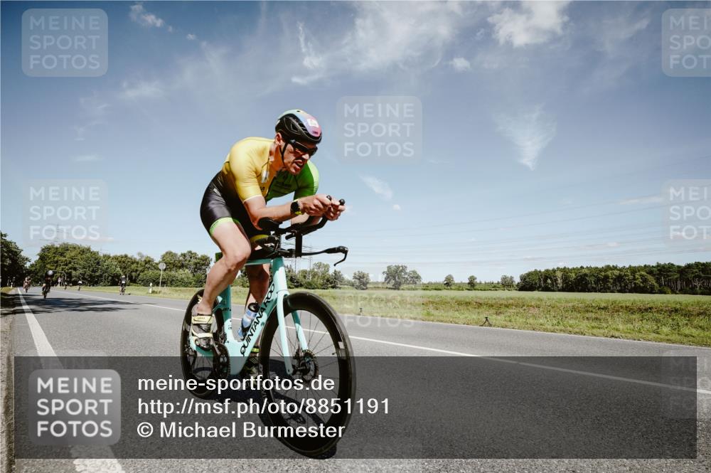 07.09.2025 - 19. Norderstedt Triathlon Michael Burmester http://msf.ph/oto/8851191 07.09.2025 14:22:49 Radfahren 369, 880, 975, 1028 meine-sportfotos.de