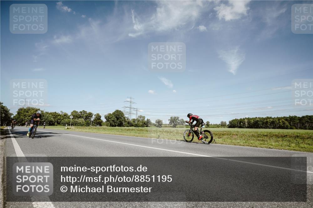 07.09.2025 - 19. Norderstedt Triathlon Michael Burmester http://msf.ph/oto/8851195 07.09.2025 14:22:50 Radfahren 369, 975, 997, 1028 meine-sportfotos.de