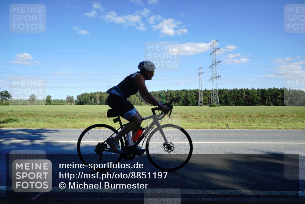 07.09.2025 - 19. Norderstedt Triathlon Michael Burmester http://msf.ph/oto/8851197 07.09.2025 15:39:55 Radfahren 461 meine-sportfotos.de