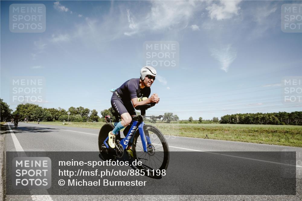 07.09.2025 - 19. Norderstedt Triathlon Michael Burmester http://msf.ph/oto/8851198 07.09.2025 14:22:51 Radfahren 369, 997, 1028 meine-sportfotos.de