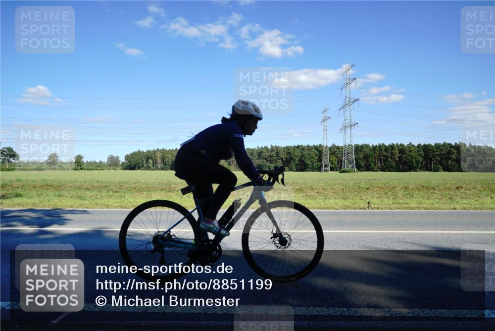 07.09.2025 - 19. Norderstedt Triathlon Michael Burmester http://msf.ph/oto/8851199 07.09.2025 15:39:58 Radfahren 461, 954, 1455 meine-sportfotos.de