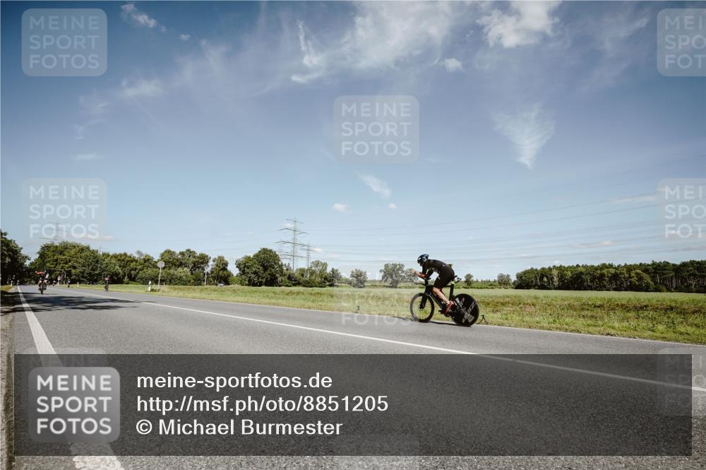 07.09.2025 - 19. Norderstedt Triathlon Michael Burmester http://msf.ph/oto/8851205 07.09.2025 14:22:54 Radfahren 369, 968, 997 meine-sportfotos.de