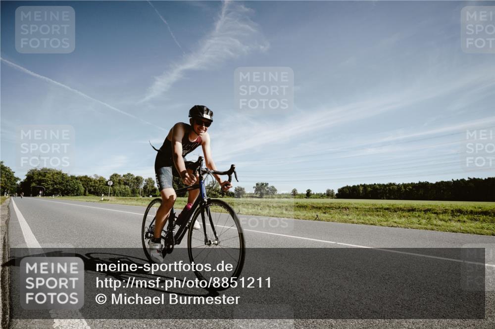 07.09.2025 - 19. Norderstedt Triathlon Michael Burmester http://msf.ph/oto/8851211 07.09.2025 11:18:39 Radfahren 1172 meine-sportfotos.de