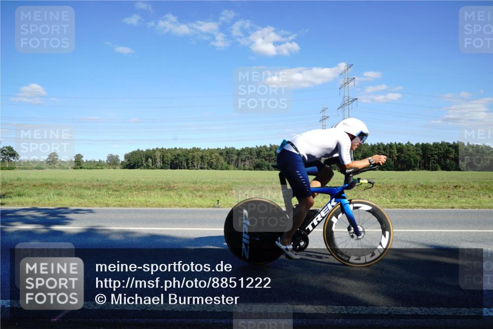 07.09.2025 - 19. Norderstedt Triathlon Michael Burmester http://msf.ph/oto/8851222 07.09.2025 15:40:15 Radfahren 868, 1497, 1526 meine-sportfotos.de