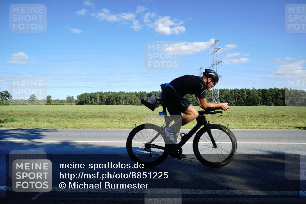 07.09.2025 - 19. Norderstedt Triathlon Michael Burmester http://msf.ph/oto/8851225 07.09.2025 15:40:17 Radfahren 501, 868, 1497, 1526 meine-sportfotos.de