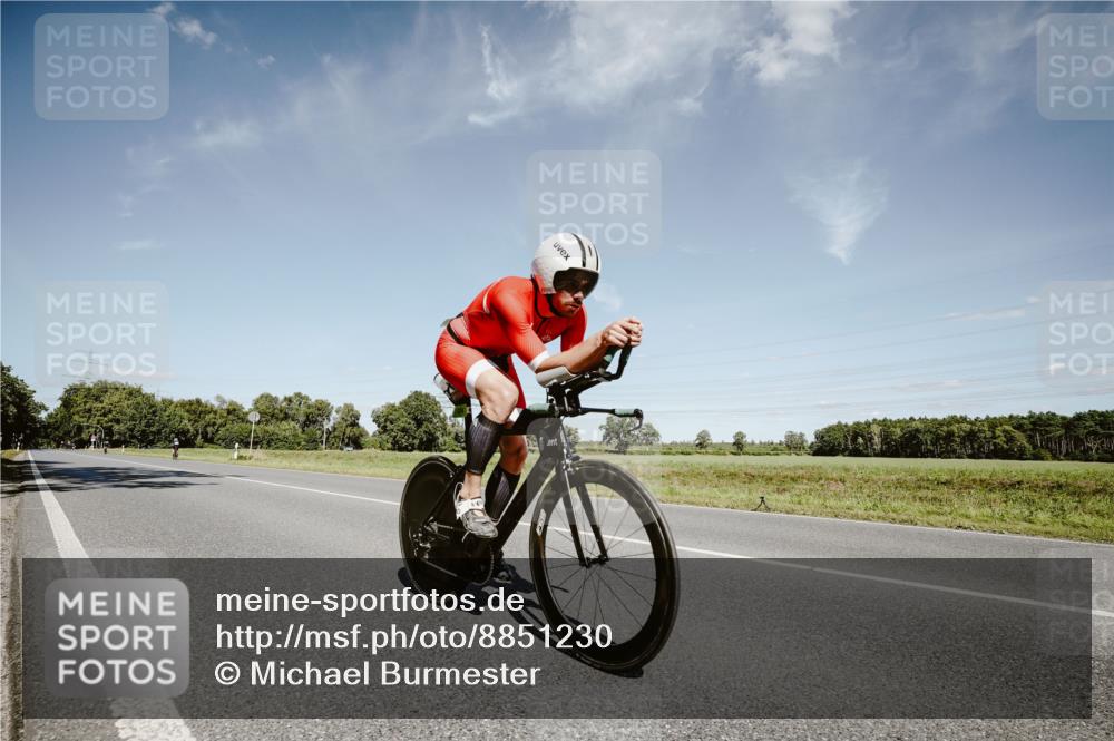 07.09.2025 - 19. Norderstedt Triathlon Michael Burmester http://msf.ph/oto/8851230 07.09.2025 14:23:12 Radfahren 974 meine-sportfotos.de