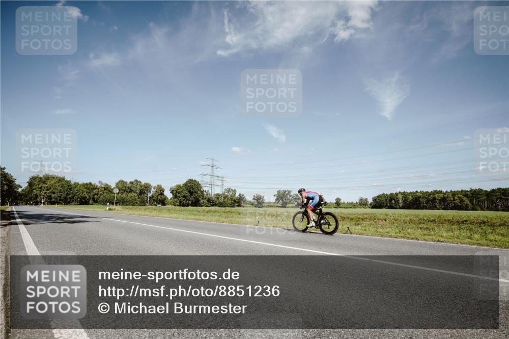 07.09.2025 - 19. Norderstedt Triathlon Michael Burmester http://msf.ph/oto/8851236 07.09.2025 14:23:25 Radfahren  meine-sportfotos.de