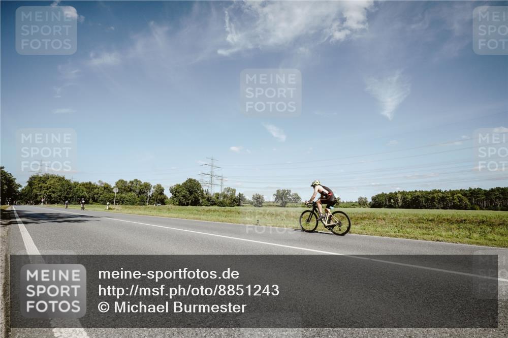 07.09.2025 - 19. Norderstedt Triathlon Michael Burmester http://msf.ph/oto/8851243 07.09.2025 14:23:30 Radfahren  meine-sportfotos.de