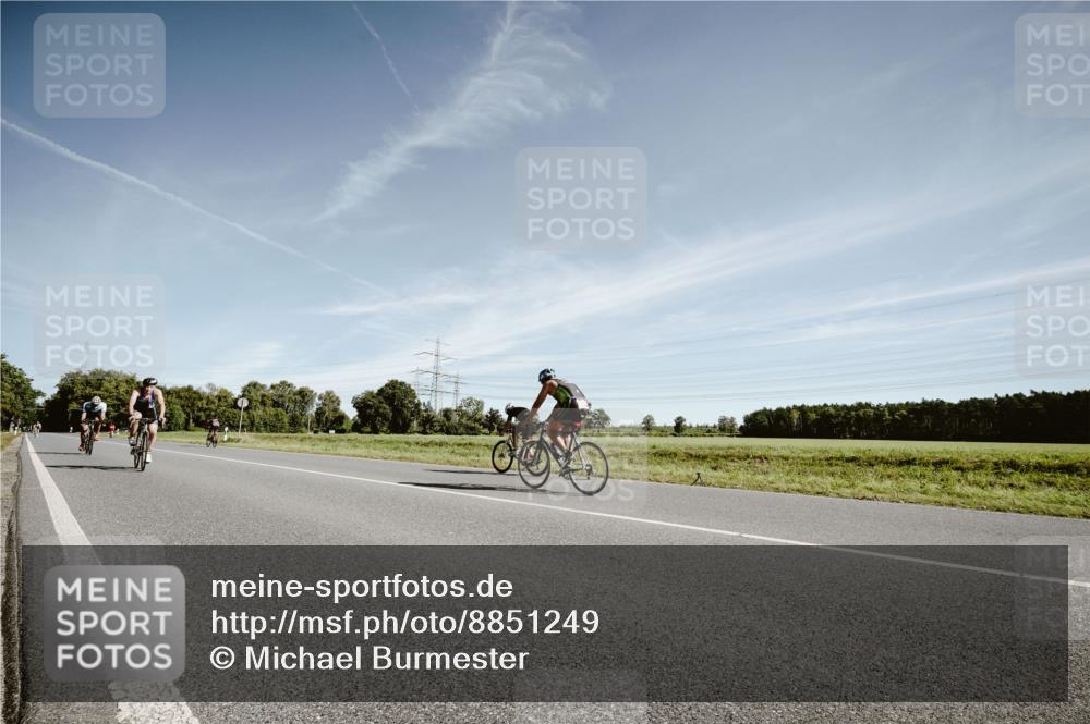 07.09.2025 - 19. Norderstedt Triathlon Michael Burmester http://msf.ph/oto/8851249 07.09.2025 11:19:02 Radfahren 749, 1179, 1208 meine-sportfotos.de