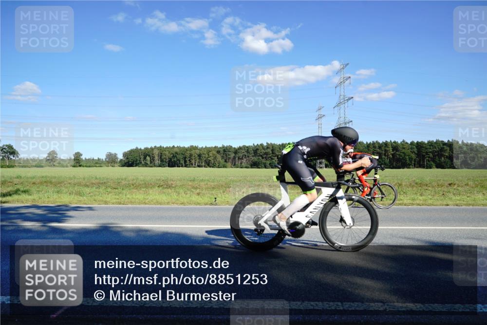 07.09.2025 - 19. Norderstedt Triathlon Michael Burmester http://msf.ph/oto/8851253 07.09.2025 15:40:31 Radfahren 498, 510, 537, 1430, 1522 meine-sportfotos.de