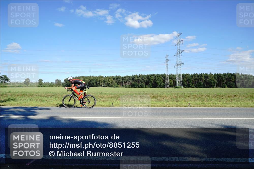 07.09.2025 - 19. Norderstedt Triathlon Michael Burmester http://msf.ph/oto/8851255 07.09.2025 15:40:31 Radfahren 498, 510, 537, 1430, 1522 meine-sportfotos.de