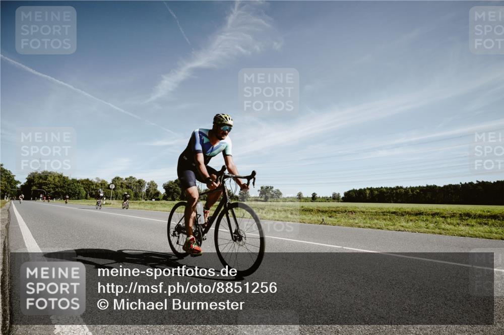 07.09.2025 - 19. Norderstedt Triathlon Michael Burmester http://msf.ph/oto/8851256 07.09.2025 11:19:04 Radfahren 749, 1179, 1208 meine-sportfotos.de