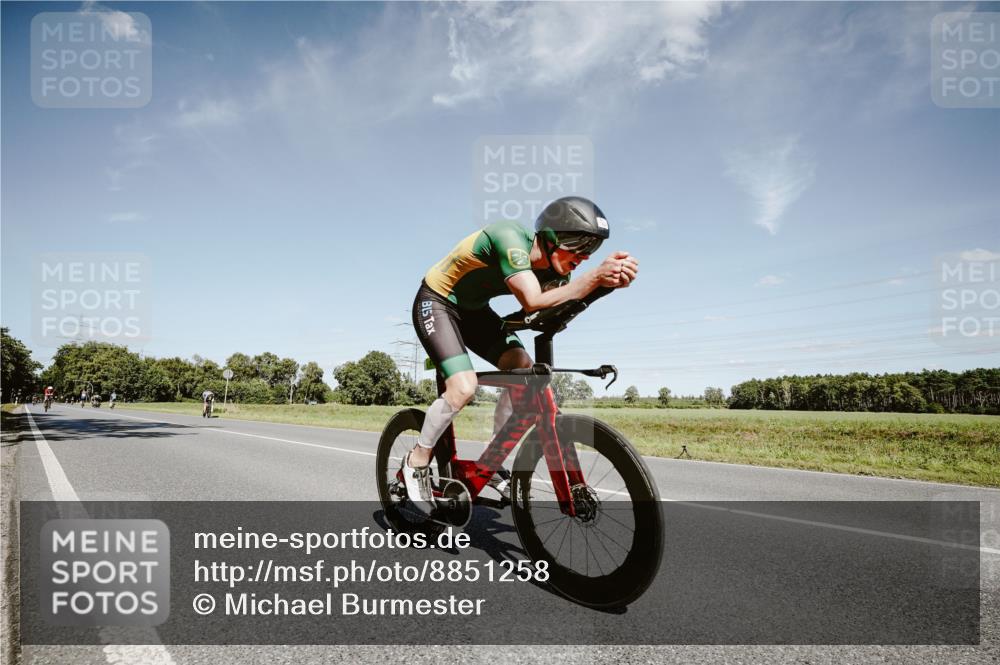 07.09.2025 - 19. Norderstedt Triathlon Michael Burmester http://msf.ph/oto/8851258 07.09.2025 14:23:40 Radfahren 1502 meine-sportfotos.de