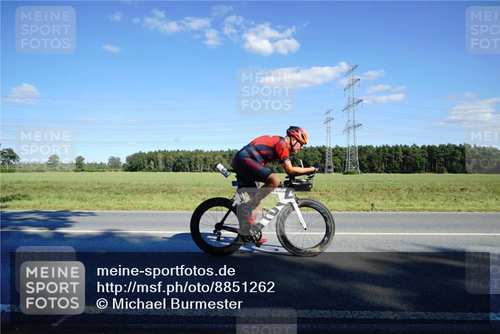 07.09.2025 - 19. Norderstedt Triathlon Michael Burmester http://msf.ph/oto/8851262 07.09.2025 15:40:39 Radfahren 418, 929 meine-sportfotos.de