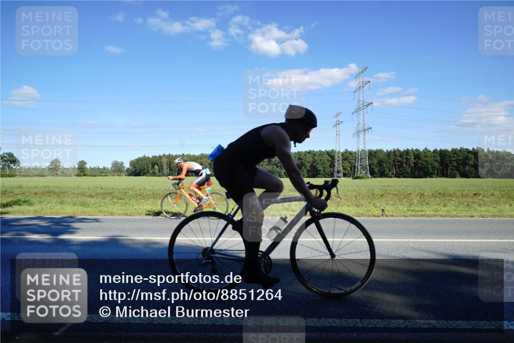 07.09.2025 - 19. Norderstedt Triathlon Michael Burmester http://msf.ph/oto/8851264 07.09.2025 15:40:40 Radfahren 418, 929 meine-sportfotos.de