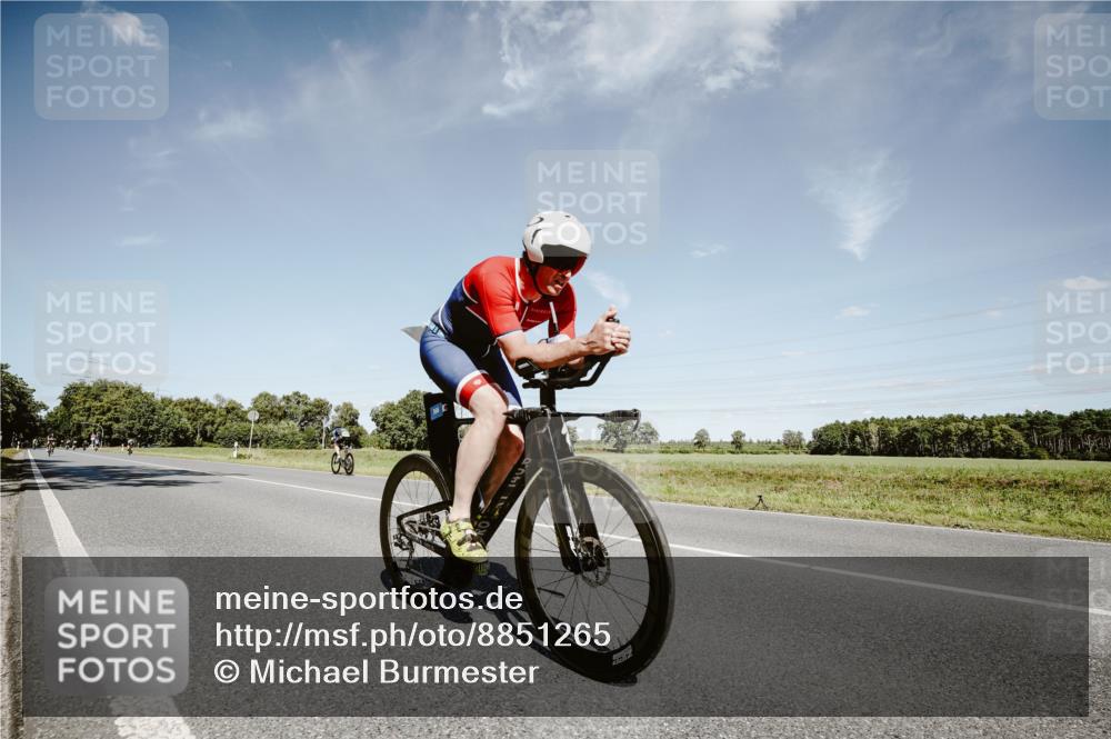 07.09.2025 - 19. Norderstedt Triathlon Michael Burmester http://msf.ph/oto/8851265 07.09.2025 14:23:44 Radfahren 366 meine-sportfotos.de
