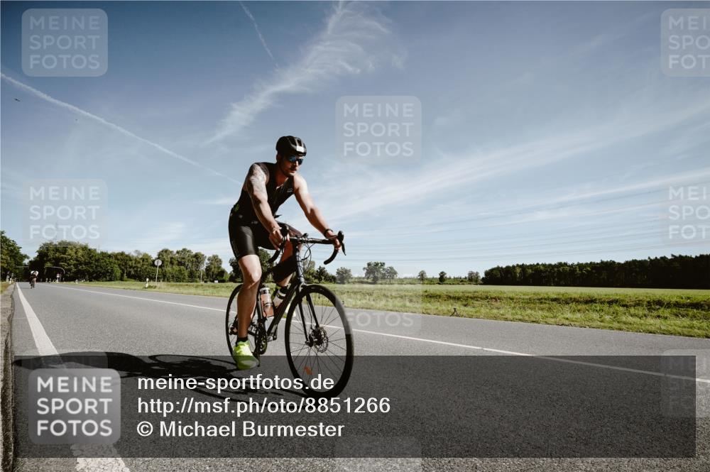 07.09.2025 - 19. Norderstedt Triathlon Michael Burmester http://msf.ph/oto/8851266 07.09.2025 11:19:18 Radfahren 276, 1225 meine-sportfotos.de