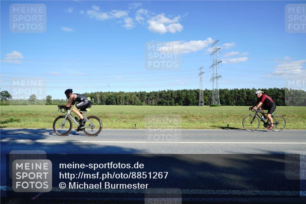 07.09.2025 - 19. Norderstedt Triathlon Michael Burmester http://msf.ph/oto/8851267 07.09.2025 15:40:42 Radfahren 418, 446, 929 meine-sportfotos.de
