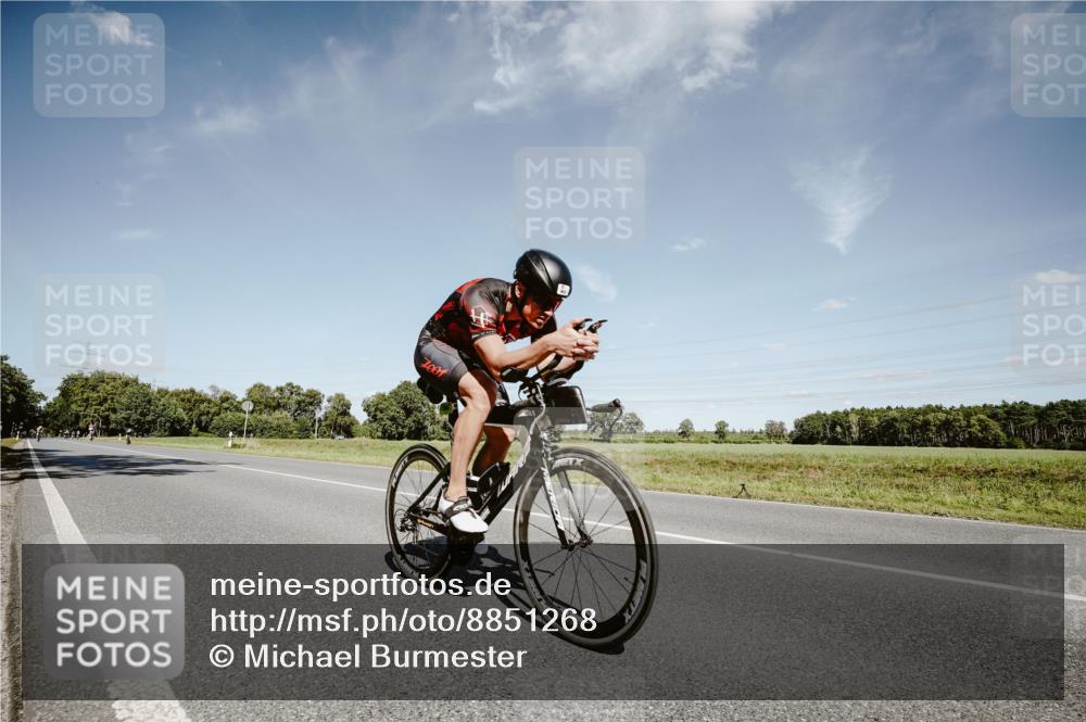 07.09.2025 - 19. Norderstedt Triathlon Michael Burmester http://msf.ph/oto/8851268 07.09.2025 14:23:48 Radfahren 962 meine-sportfotos.de