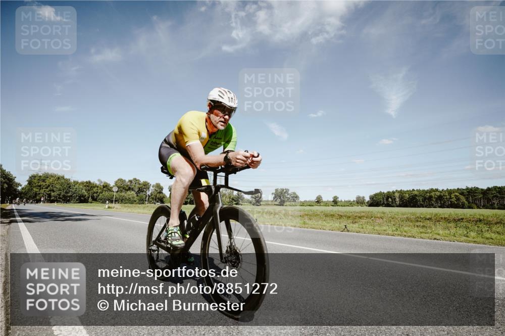 07.09.2025 - 19. Norderstedt Triathlon Michael Burmester http://msf.ph/oto/8851272 07.09.2025 14:23:56 Radfahren 1029 meine-sportfotos.de
