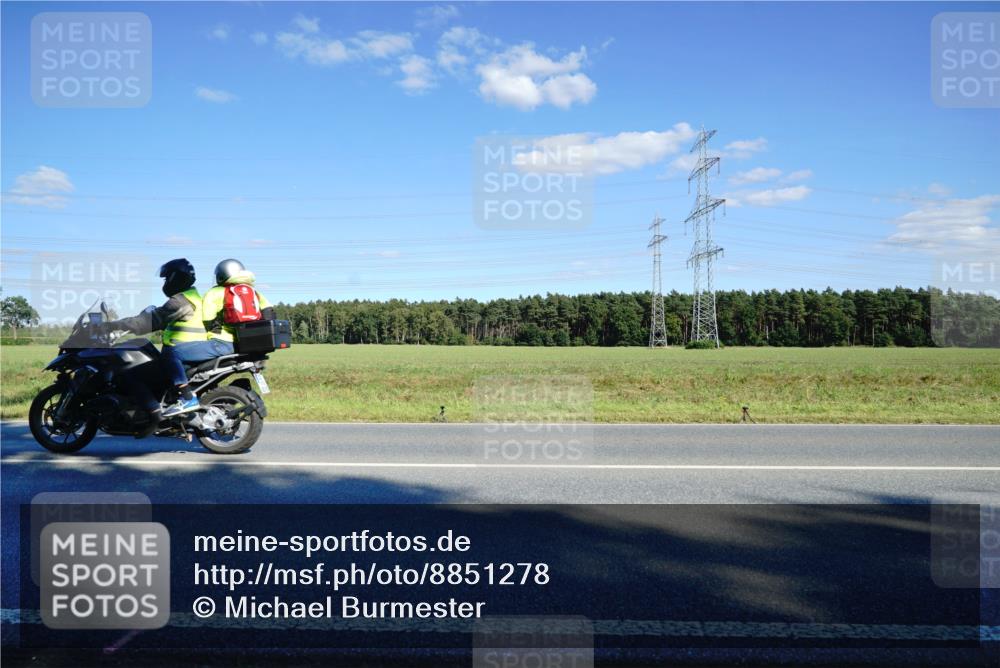 07.09.2025 - 19. Norderstedt Triathlon Michael Burmester http://msf.ph/oto/8851278 07.09.2025 15:40:47 Radfahren 403, 416, 446, 1444 meine-sportfotos.de