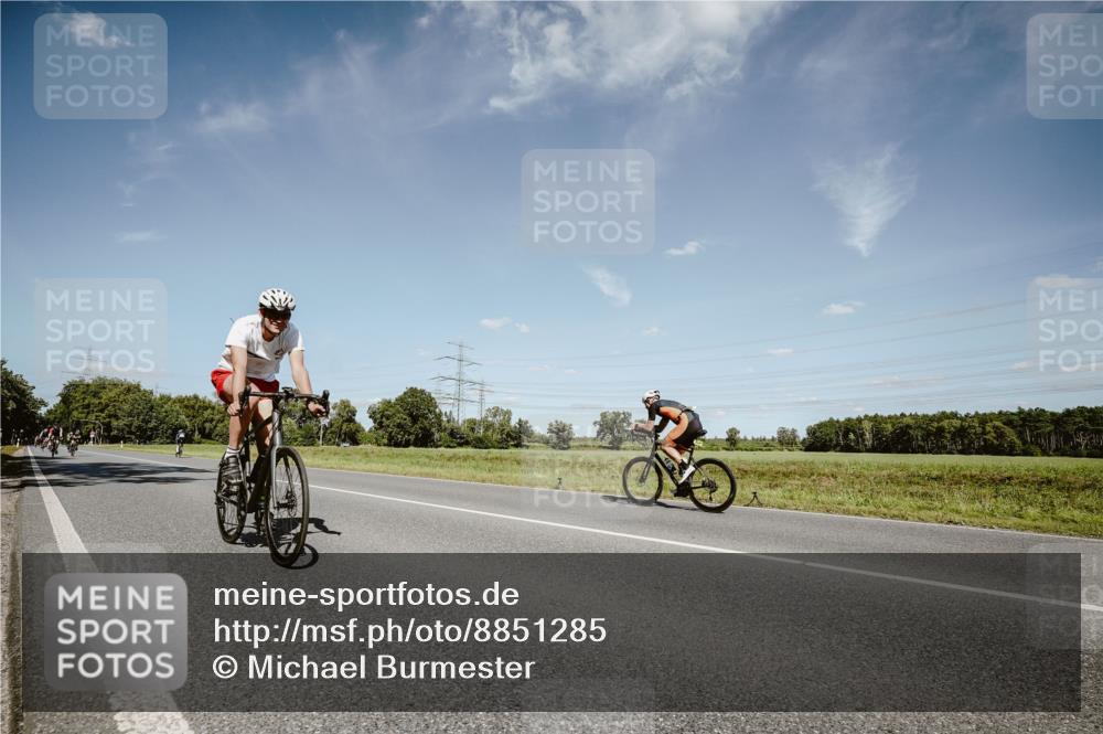 07.09.2025 - 19. Norderstedt Triathlon Michael Burmester http://msf.ph/oto/8851285 07.09.2025 14:24:04 Radfahren 965, 970, 985, 1039, 1431 meine-sportfotos.de