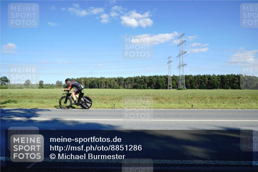 07.09.2025 - 19. Norderstedt Triathlon Michael Burmester http://msf.ph/oto/8851286 07.09.2025 15:40:56 Radfahren 506, 513, 541, 952 meine-sportfotos.de
