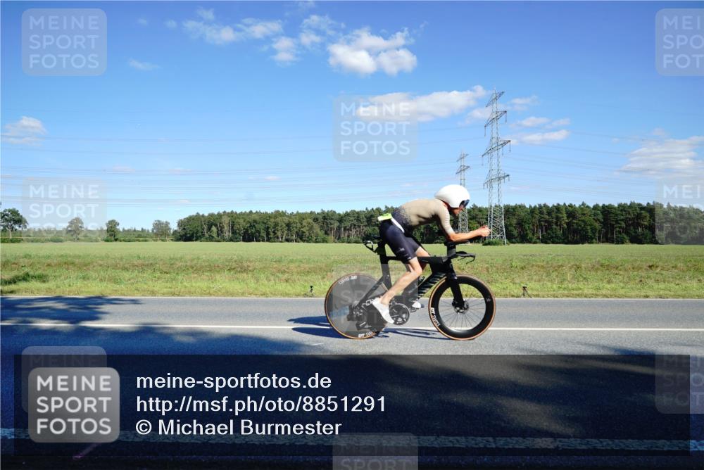07.09.2025 - 19. Norderstedt Triathlon Michael Burmester http://msf.ph/oto/8851291 07.09.2025 15:40:58 Radfahren 448, 506, 513, 541, 952 meine-sportfotos.de