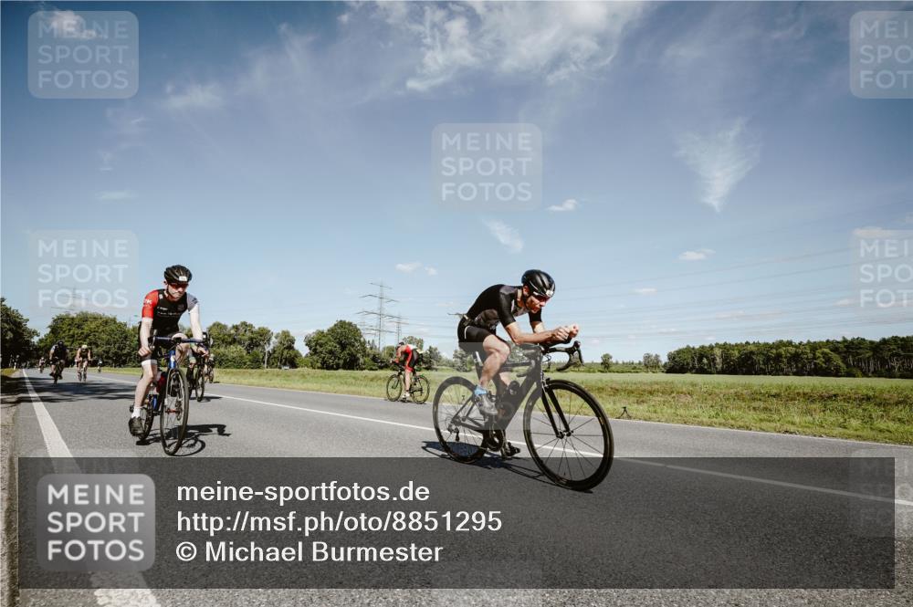 07.09.2025 - 19. Norderstedt Triathlon Michael Burmester http://msf.ph/oto/8851295 07.09.2025 14:24:07 Radfahren 410, 965, 970, 996, 1431, 1505 meine-sportfotos.de