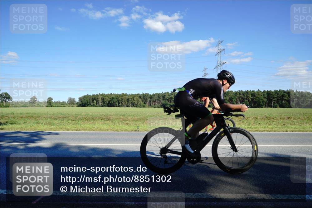 07.09.2025 - 19. Norderstedt Triathlon Michael Burmester http://msf.ph/oto/8851302 07.09.2025 15:41:03 Radfahren 448, 539, 942 meine-sportfotos.de