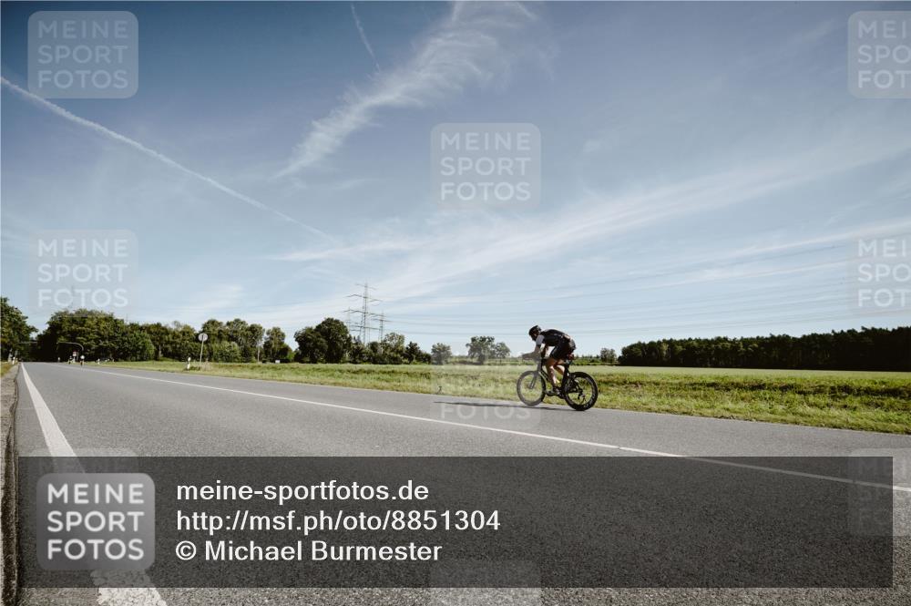 07.09.2025 - 19. Norderstedt Triathlon Michael Burmester http://msf.ph/oto/8851304 07.09.2025 11:20:06 Radfahren  meine-sportfotos.de