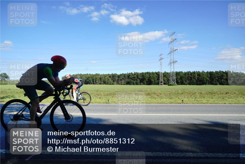 07.09.2025 - 19. Norderstedt Triathlon Michael Burmester http://msf.ph/oto/8851312 07.09.2025 15:41:12 Radfahren 527, 1443 meine-sportfotos.de