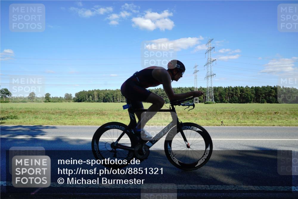 07.09.2025 - 19. Norderstedt Triathlon Michael Burmester http://msf.ph/oto/8851321 07.09.2025 15:41:18 Radfahren 362, 396, 550, 864, 1413 meine-sportfotos.de