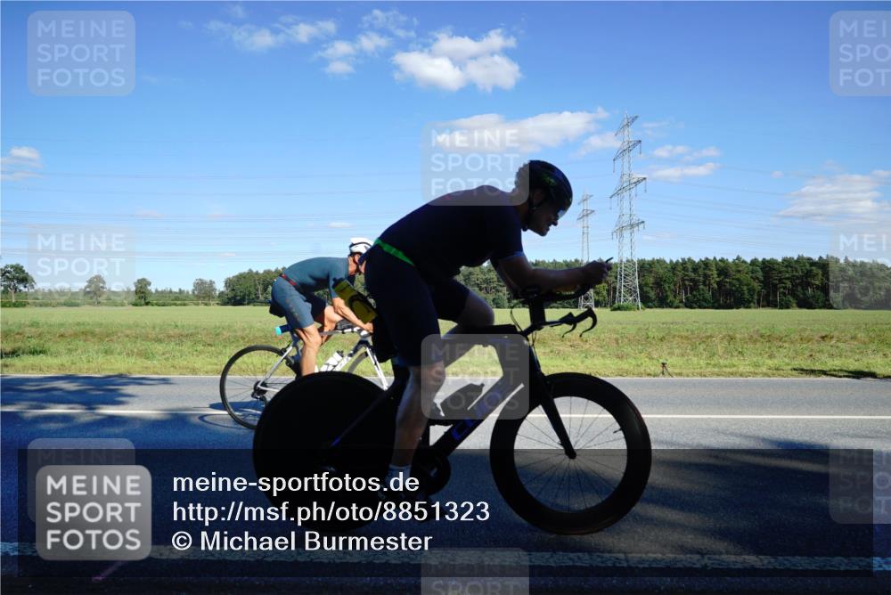 07.09.2025 - 19. Norderstedt Triathlon Michael Burmester http://msf.ph/oto/8851323 07.09.2025 15:41:19 Radfahren 362, 396, 550, 864, 1413 meine-sportfotos.de