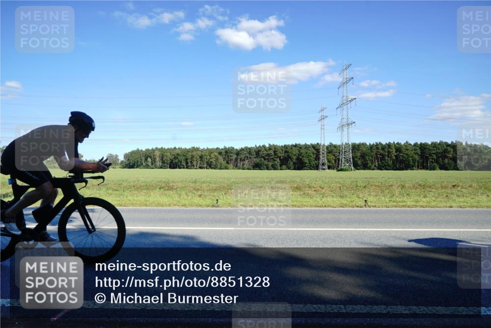 07.09.2025 - 19. Norderstedt Triathlon Michael Burmester http://msf.ph/oto/8851328 07.09.2025 15:41:20 Radfahren 362, 396, 550, 864, 1413 meine-sportfotos.de