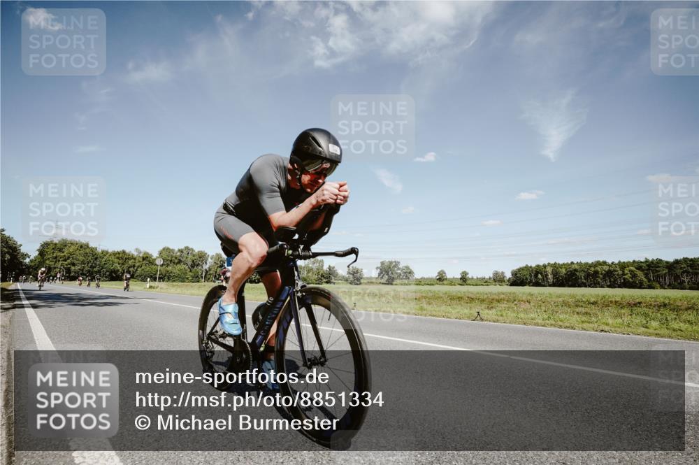 07.09.2025 - 19. Norderstedt Triathlon Michael Burmester http://msf.ph/oto/8851334 07.09.2025 14:24:17 Radfahren 392, 394 meine-sportfotos.de