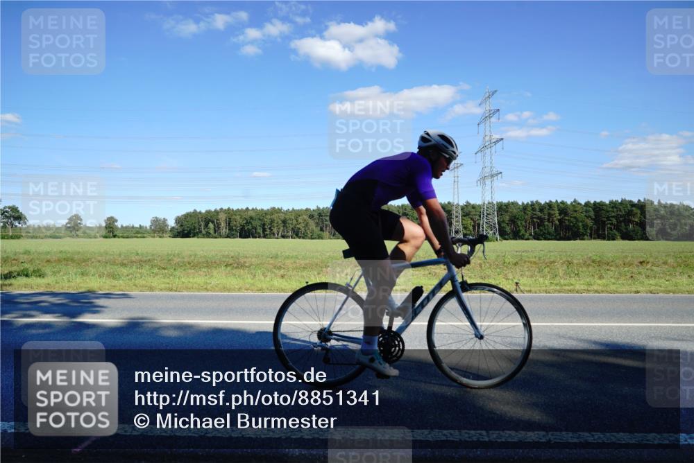 07.09.2025 - 19. Norderstedt Triathlon Michael Burmester http://msf.ph/oto/8851341 07.09.2025 15:41:36 Radfahren 528, 538, 931, 1409, 1545 meine-sportfotos.de
