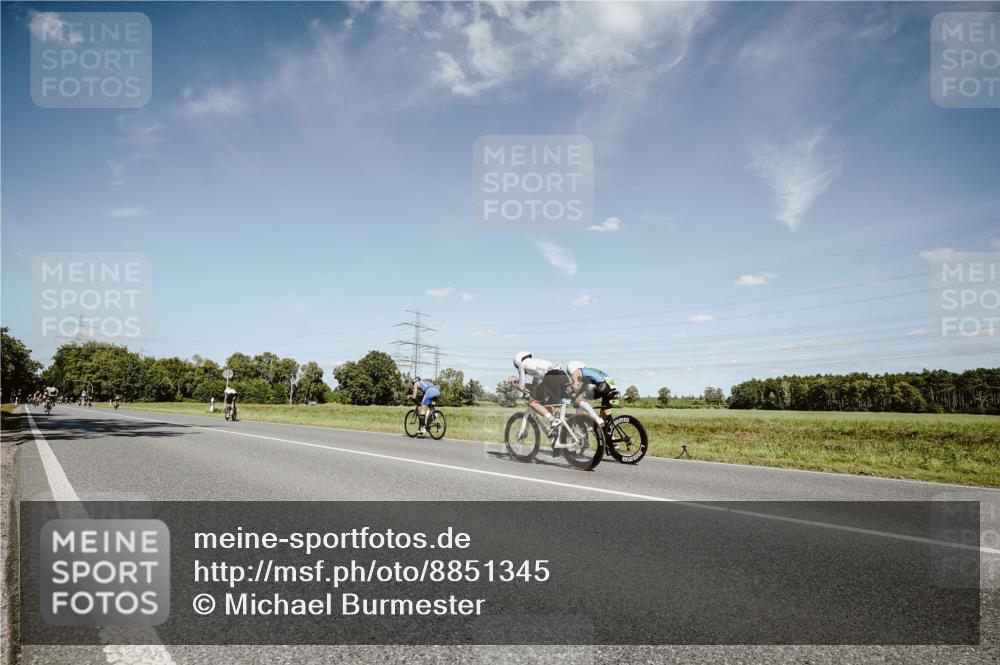 07.09.2025 - 19. Norderstedt Triathlon Michael Burmester http://msf.ph/oto/8851345 07.09.2025 14:24:21 Radfahren 392, 1011 meine-sportfotos.de
