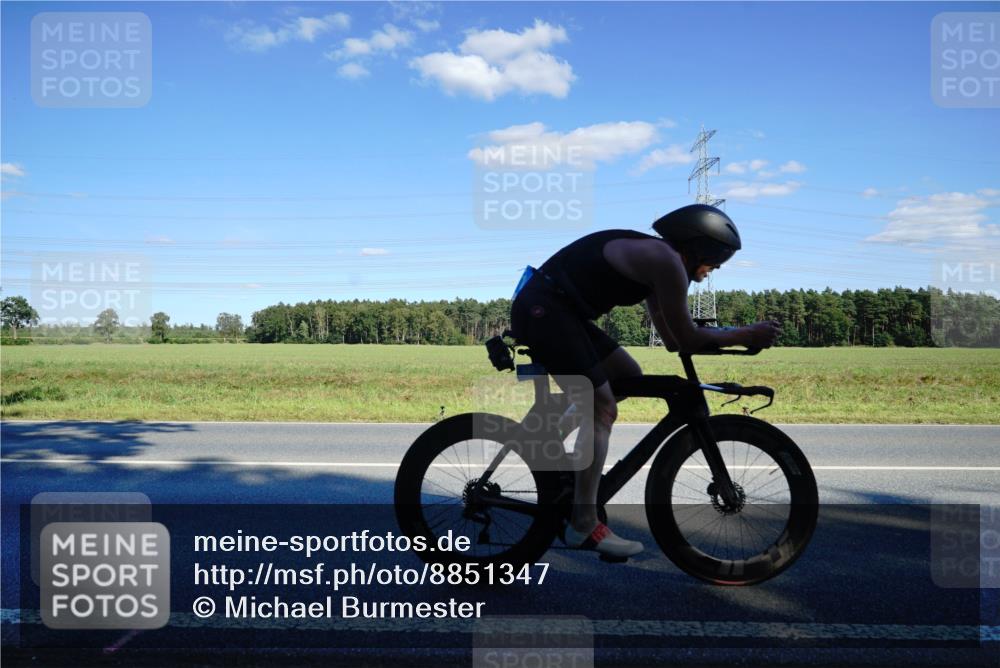 07.09.2025 - 19. Norderstedt Triathlon Michael Burmester http://msf.ph/oto/8851347 07.09.2025 15:41:43 Radfahren 431 meine-sportfotos.de