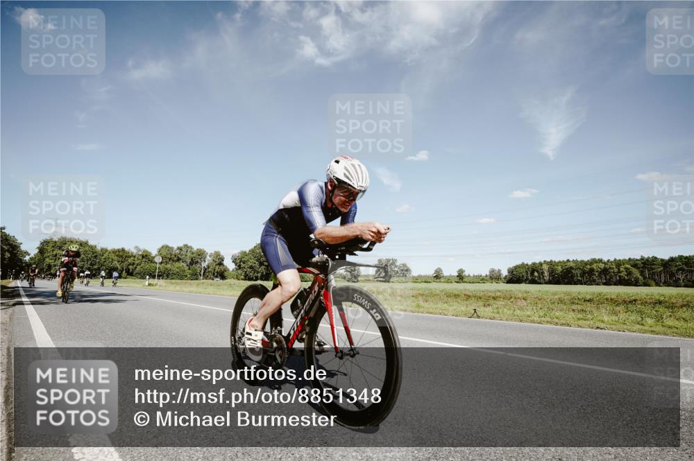 07.09.2025 - 19. Norderstedt Triathlon Michael Burmester http://msf.ph/oto/8851348 07.09.2025 14:24:24 Radfahren 978, 1011 meine-sportfotos.de